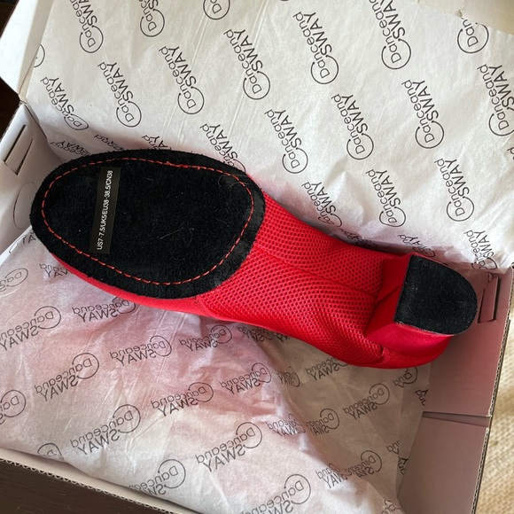 Women’s Dance Shoes - Picture 2 of 3